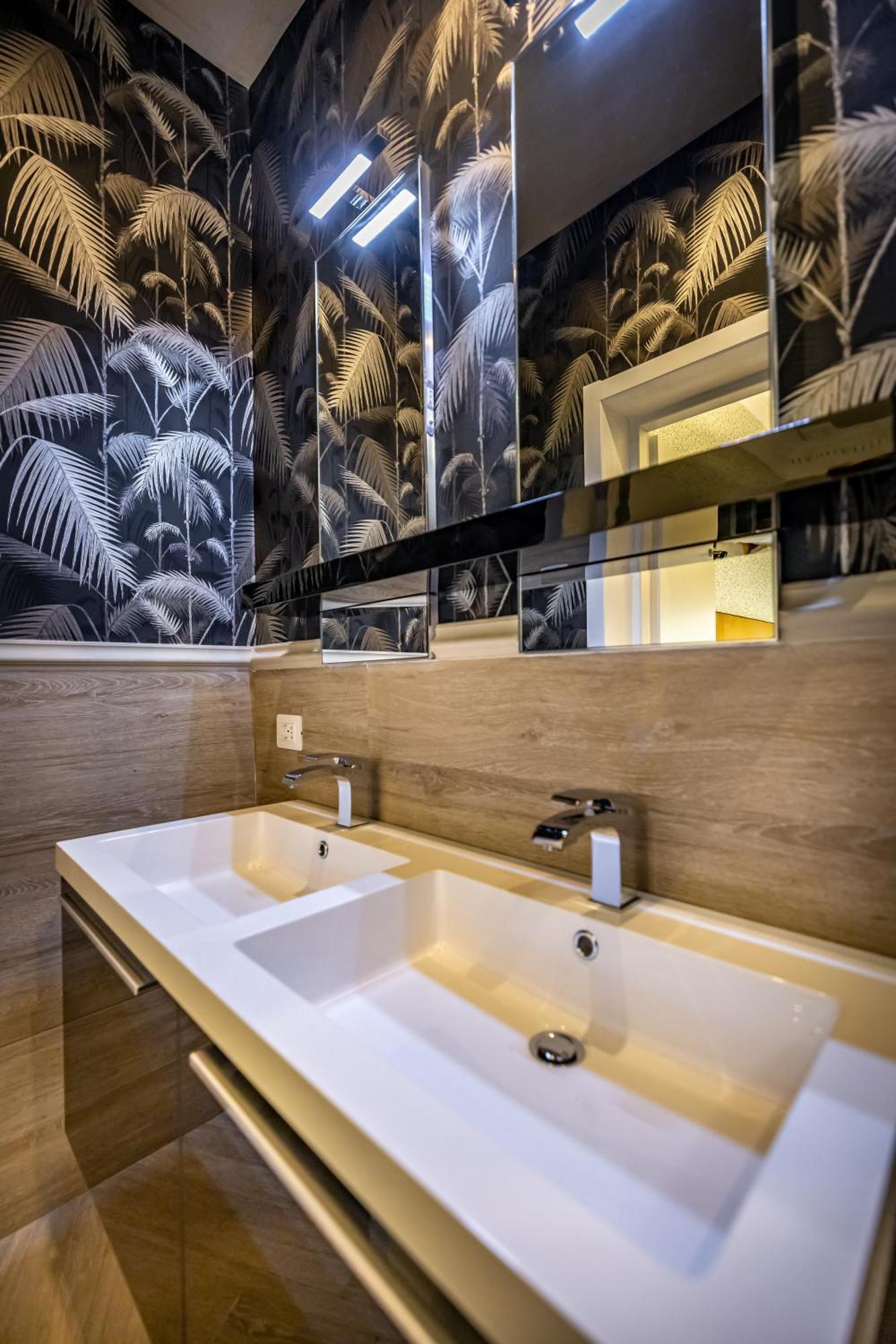 Yd Bright And Luxury Art * Florencia